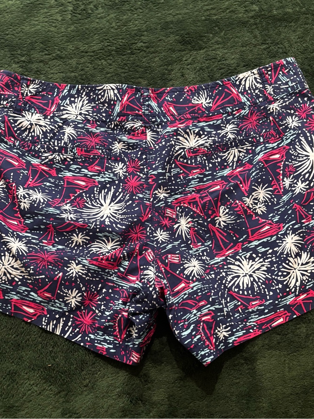 Lilly Pulitzer Sparks Fly Callahan Shorts RARE size 12 Holy Grail Celebrate USA - Picture 2 of 3
